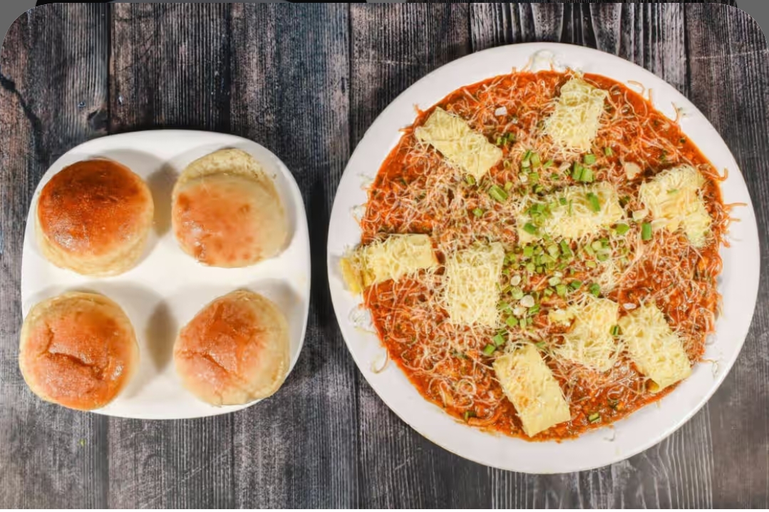 Kolhapuri Egg Chicken Roll
